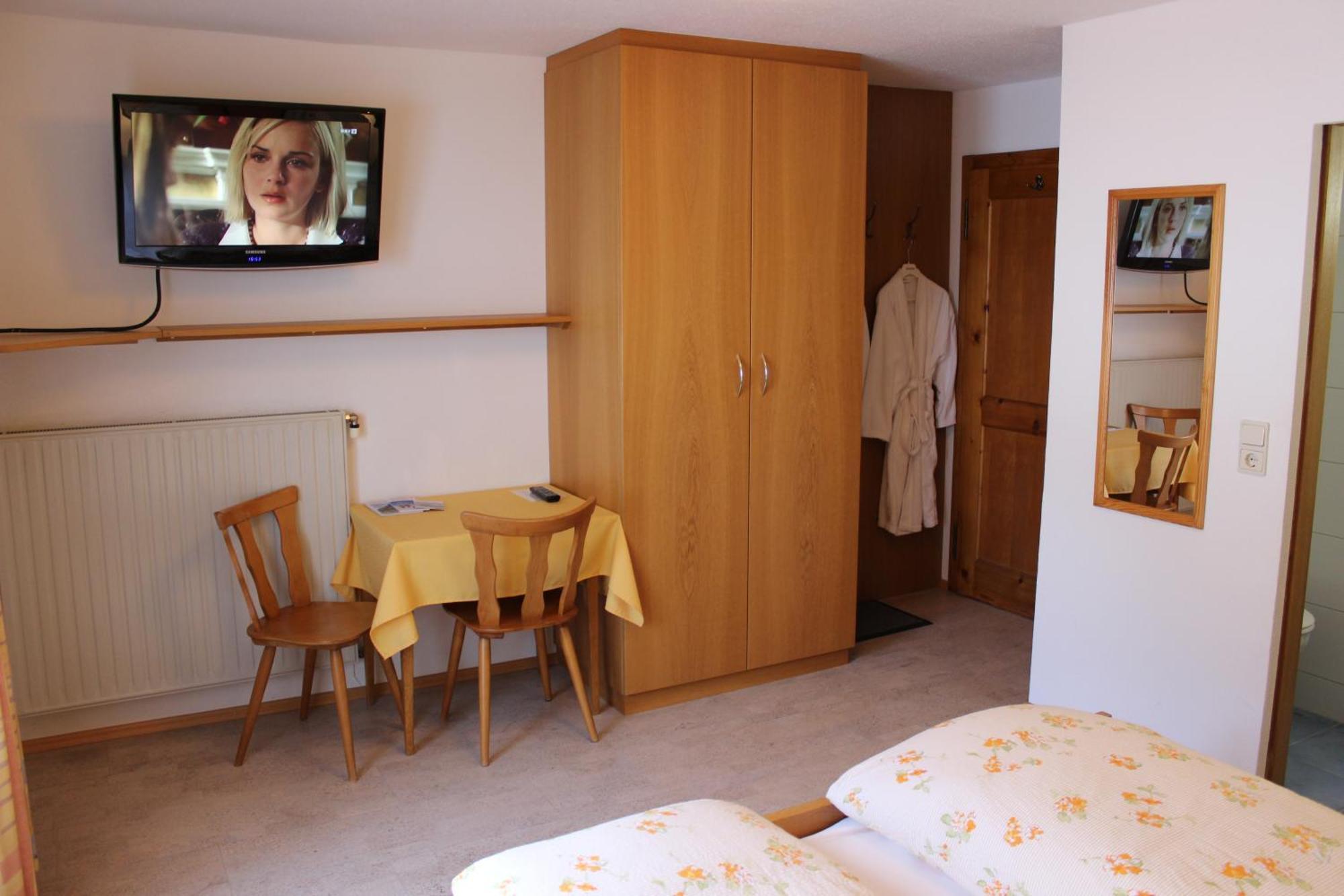 Haus Christian Appartement Klosterle am Arlberg Buitenkant foto