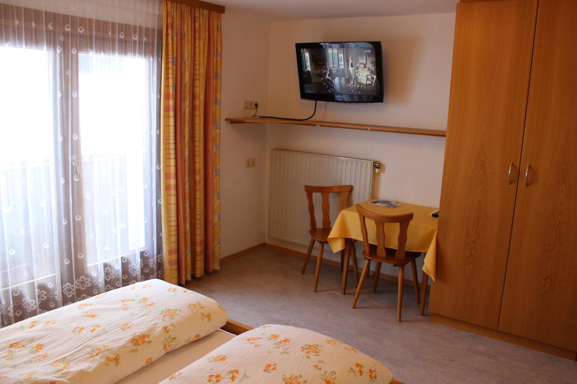 Haus Christian Appartement Klosterle am Arlberg Buitenkant foto